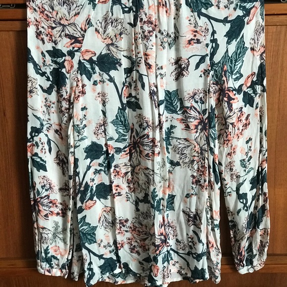 Luckybrand button down top size medium - Picture 7 of 8